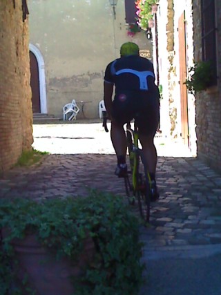 Stringo all'ingresso di Monteleone vicolo